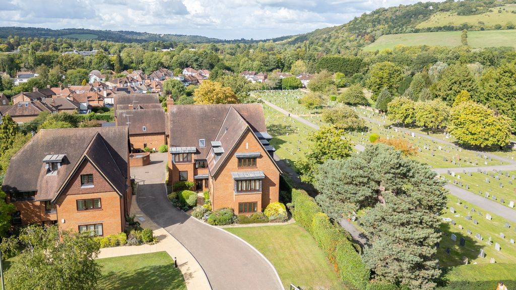 Additional image 11 of 2 bed flat for saleAshurst Place, Dorking RH4