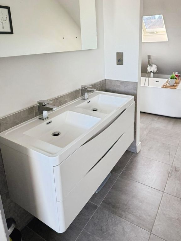 Additional image 17 of 5 bed town house for saleOakwell Croft, Batley WF17