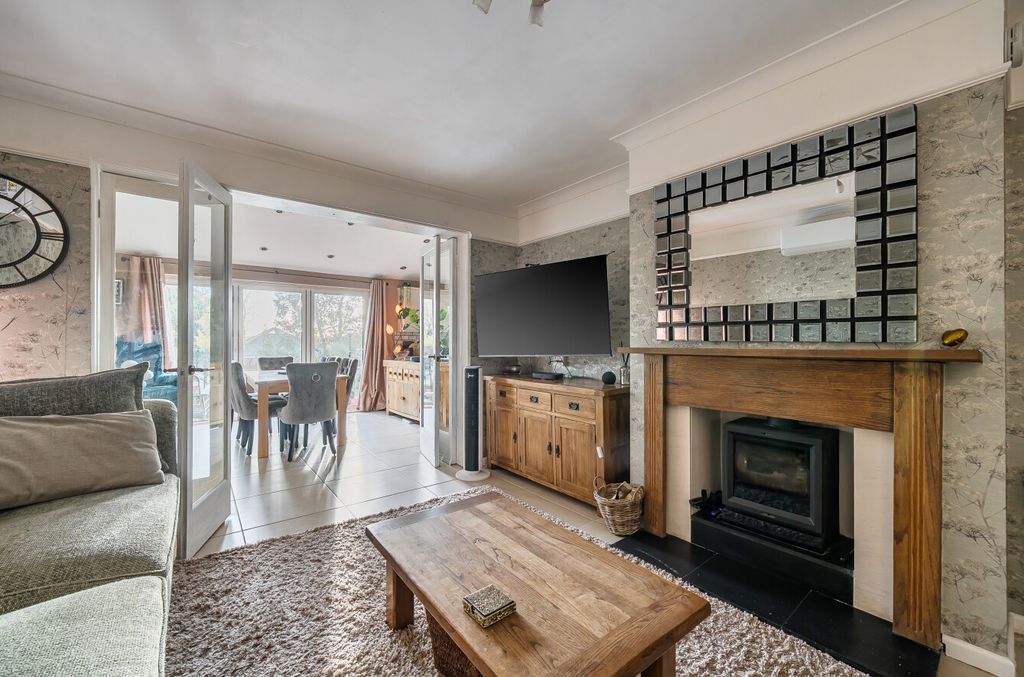Additional image 8 of 4 bed detached house for saleBridge Road, Aldershot, Hampshire GU11