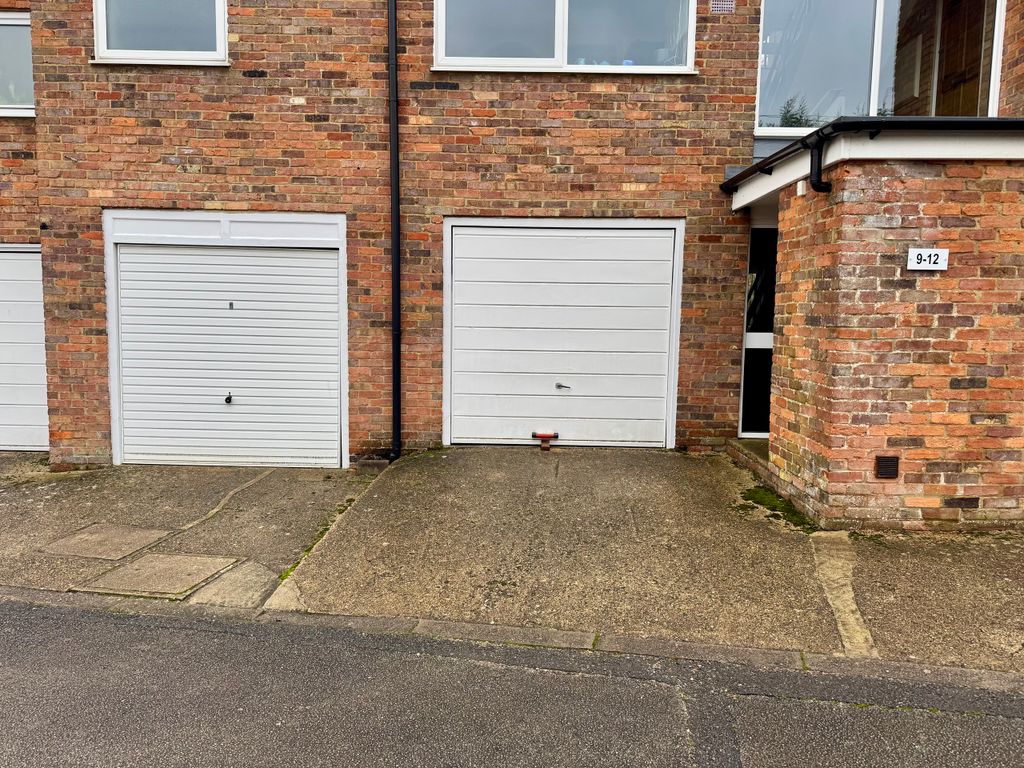 Additional image 3 of 1 bed flat for saleWhite Hill Court, Berkhamsted, Hertfordshire HP4