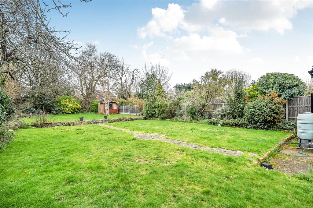 Additional image 4 of 3 bed detached bungalow for saleChaffers Mead, Ashtead KT21