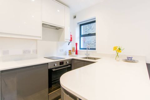 Wightman Road, Harringay, London N4, Studio to rent