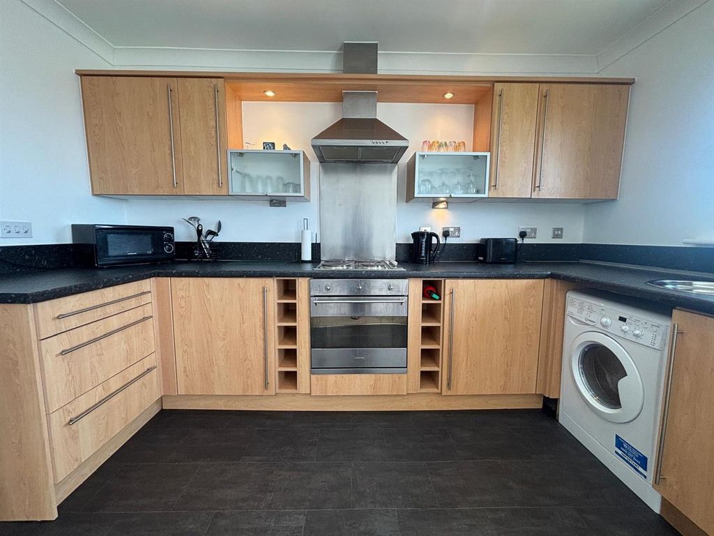 Additional image 5 of 2 bed flat for salePentre Doc Y Gogledd, Llanelli SA15