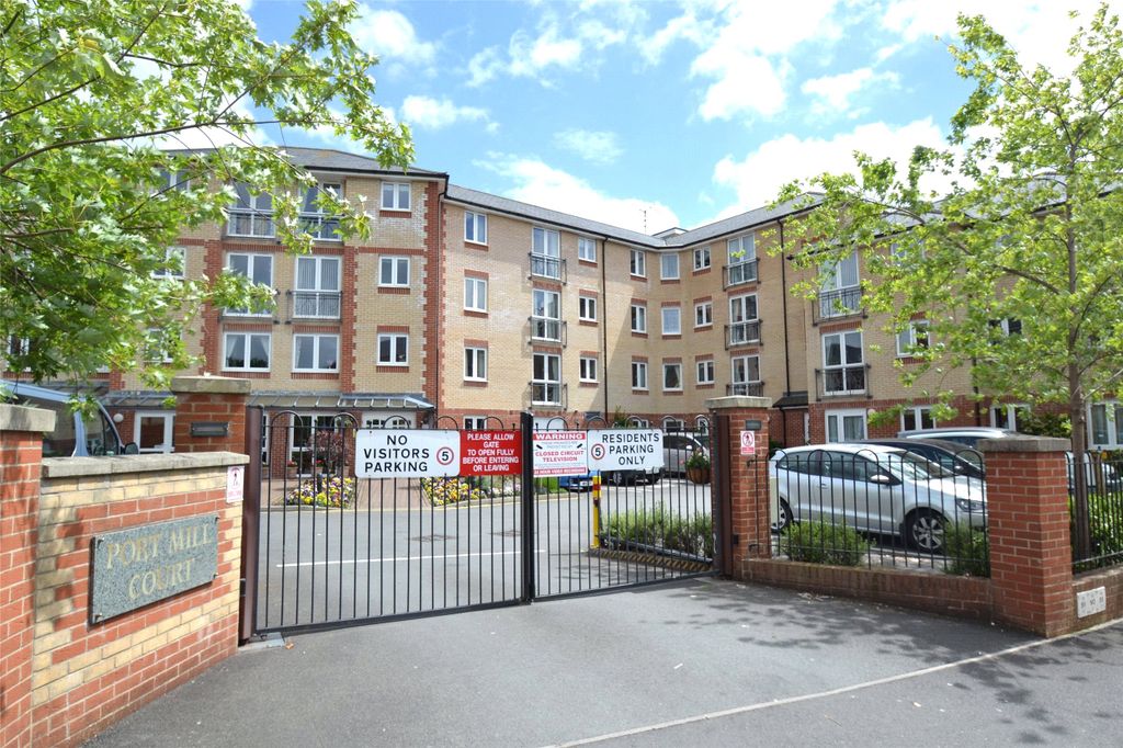 2 bed flat for saleMills Way, Barnstaple, Devon EX31