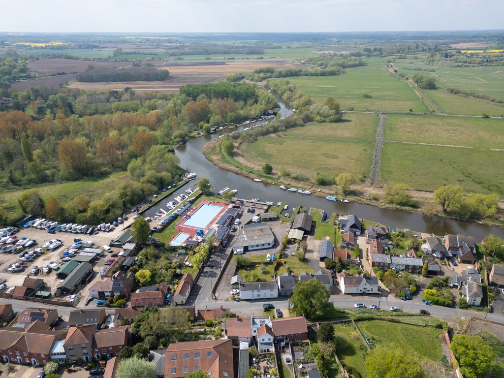 Additional image 25 of 3 bed town house for saleCliff Cottages, Puddingmoor, Beccles NR34
