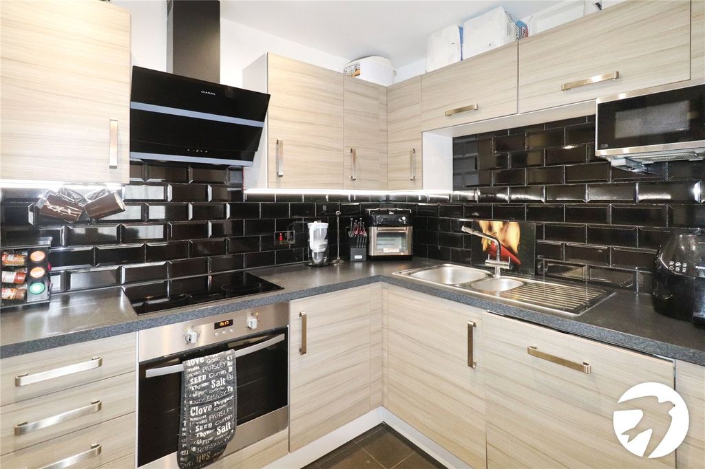 Additional image 12 of 2 bed flat for saleLittle Brights Road, Belvedere DA17