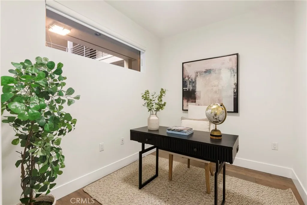 Additional image 12 of 3715 San Marino Street Unit 105, Los Angeles, CA 90019