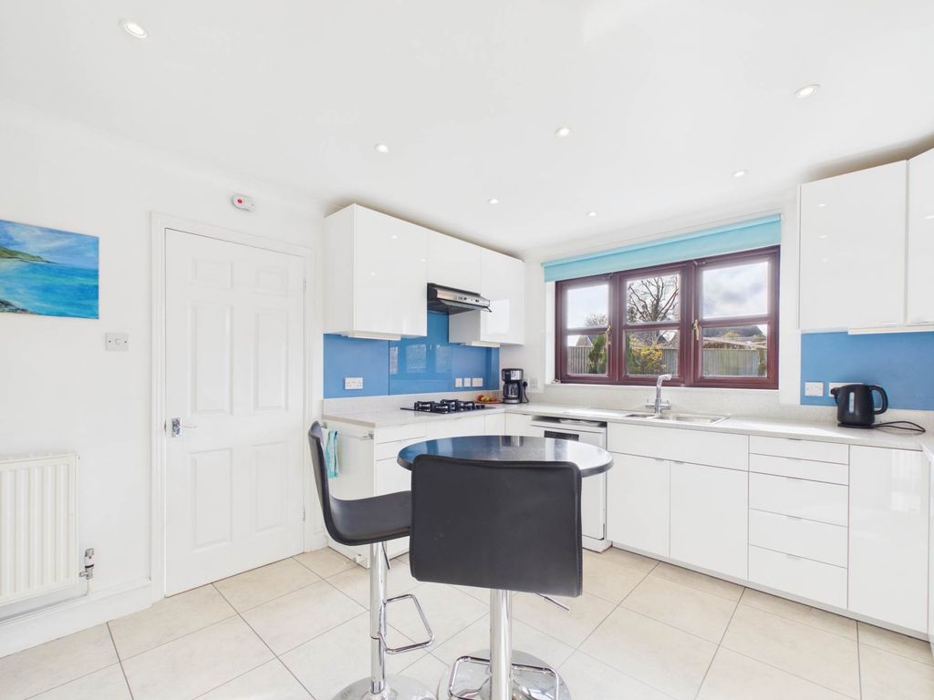 Additional image 6 of 5 bed detached house for saleWilliam Burt Close, Weston Turville HP22