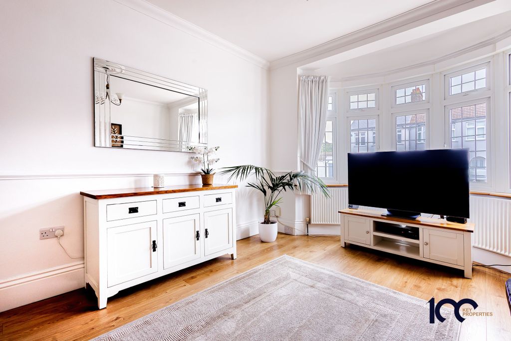 Additional image 6 of 2 bed semi-detached house for saleCrystal Avenue, Hornchurch RM12