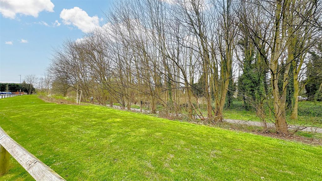 Additional image 15 of 1 bed flat for saleNine Elms Road, Strichley, Birmingham B30