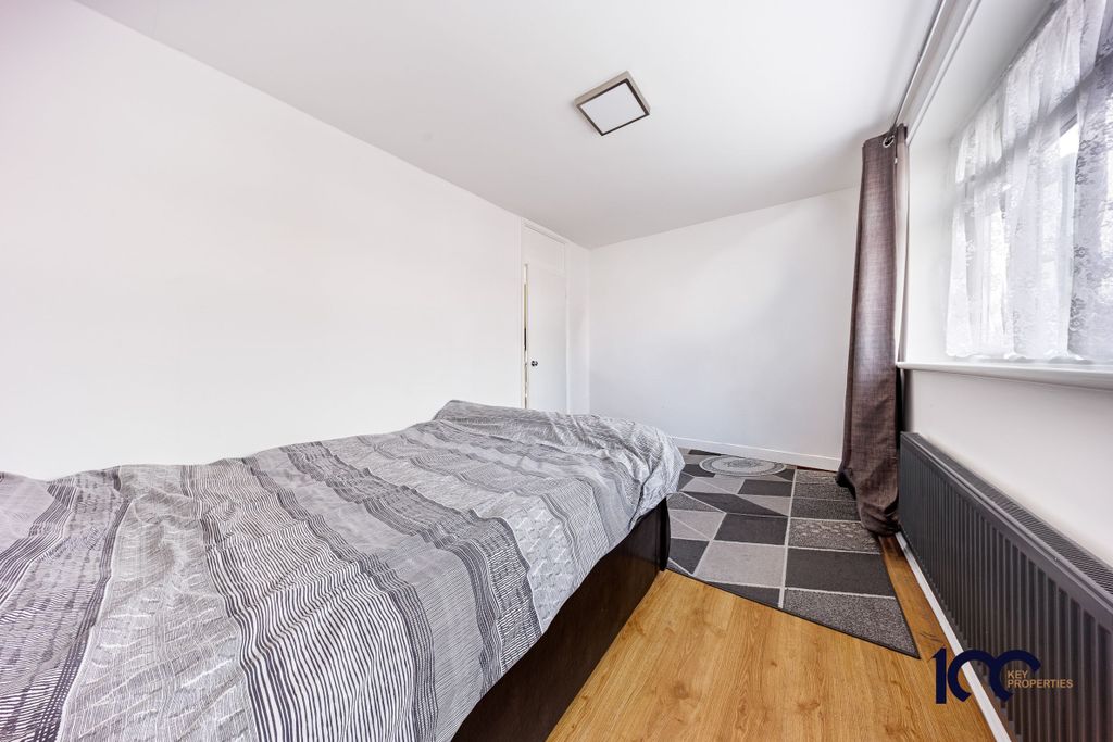 Additional image 17 of 4 bed semi-detached house for saleEliot Road, Dagenham RM9