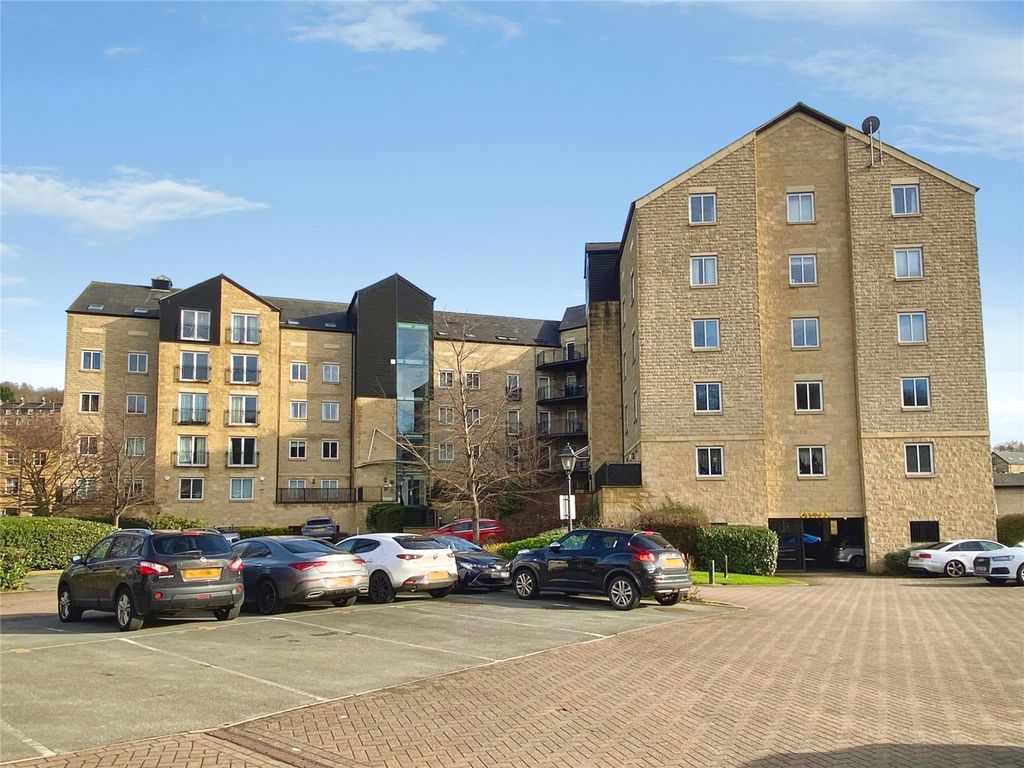 2 bed flat for saleEllis Court, Textile Street, Dewsbury WF13