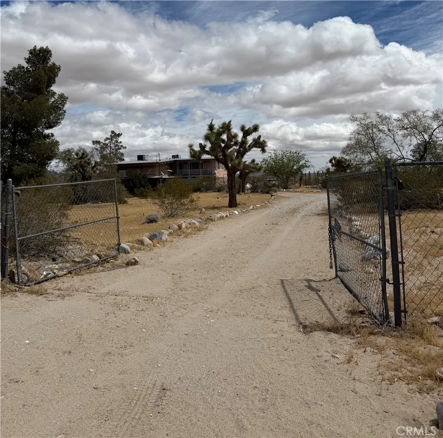 Additional image 18 of 9511 Anza Trl, Lucerne Valley, CA 92356