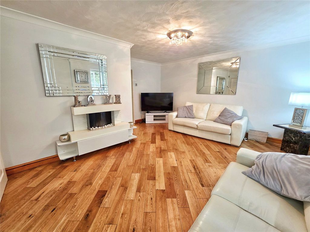 Additional image 4 of 2 bed flat for saleOldham Road, Ashton-Under-Lyne, Greater Manchester OL7