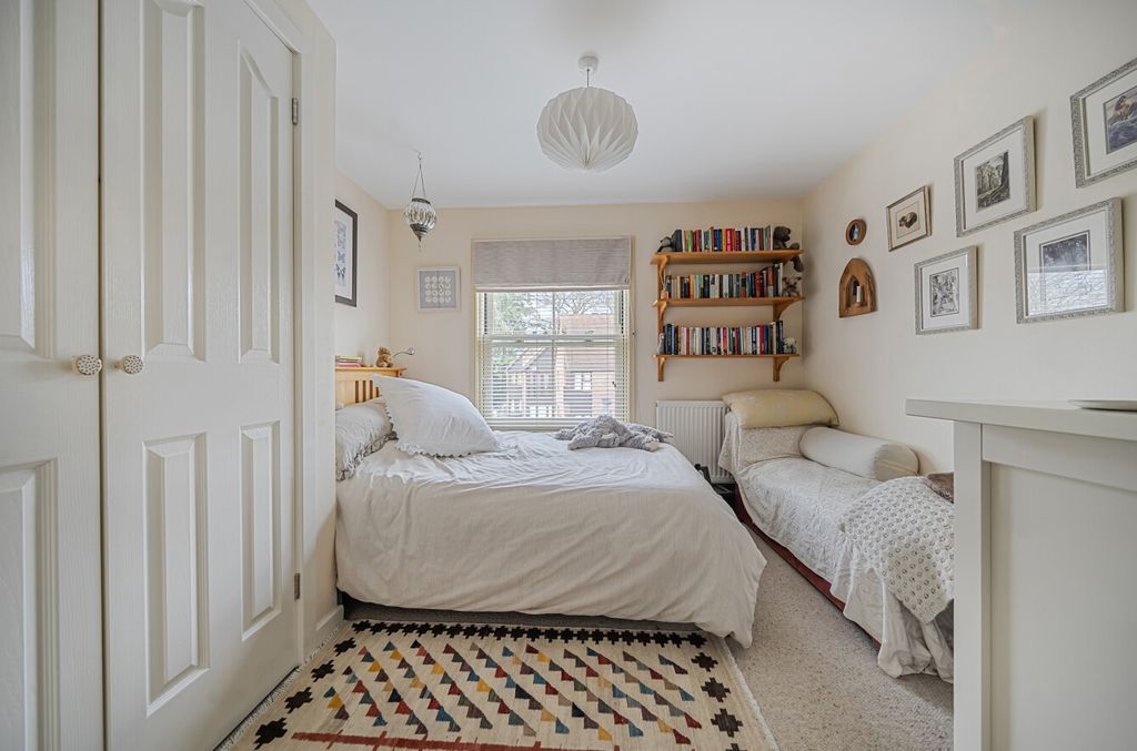 Additional image 6 of 2 bed flat for saleRobins Court, Alresford, Hampshire SO24
