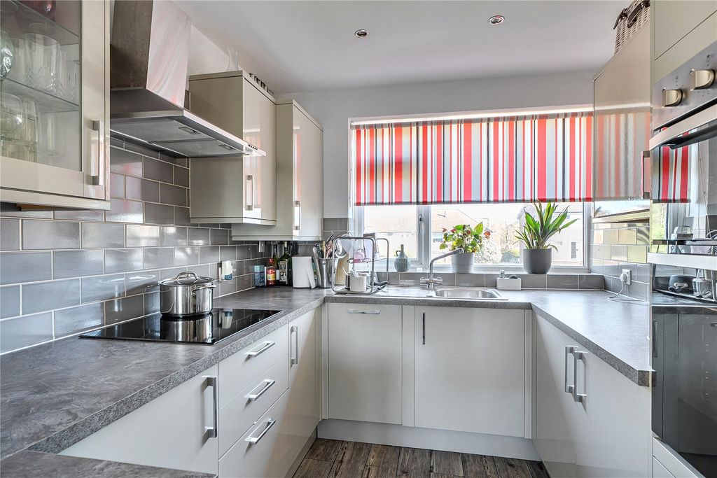 Additional image 8 of 2 bed maisonette for saleThe Knoll, Beckenham BR3