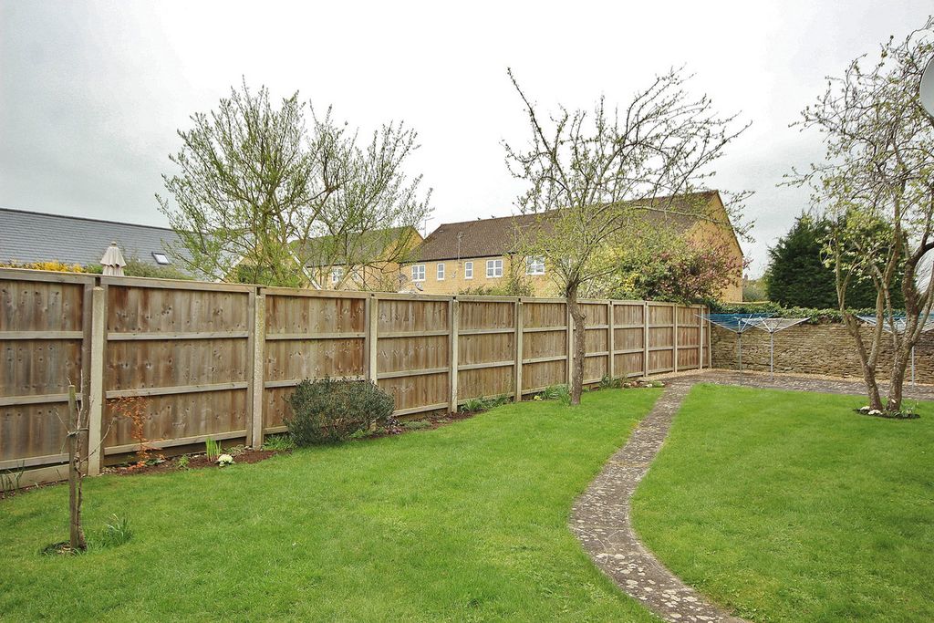 Additional image 9 of 1 bed flat for saleBurford Road, Carterton OX18