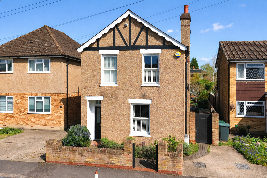 Additional image 2 of 3 bed detached house for saleAdrian Road, Abbots Langley, Hertfordshire WD5