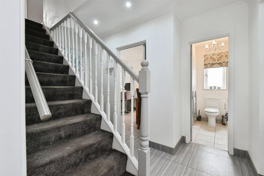 Additional image 5 of 4 bed detached house for saleCypress Court, Aberdare CF44