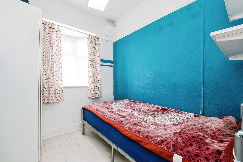 Additional image 14 of 3 bed terraced house for saleSt Thomas Gardens, Ilford IG1