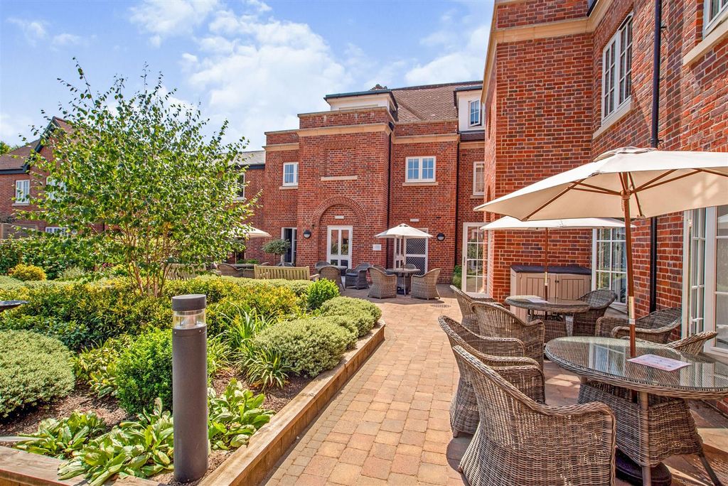 Additional image 16 of 2 bed flat for sale59-61 The Broadway, Amersham HP7
