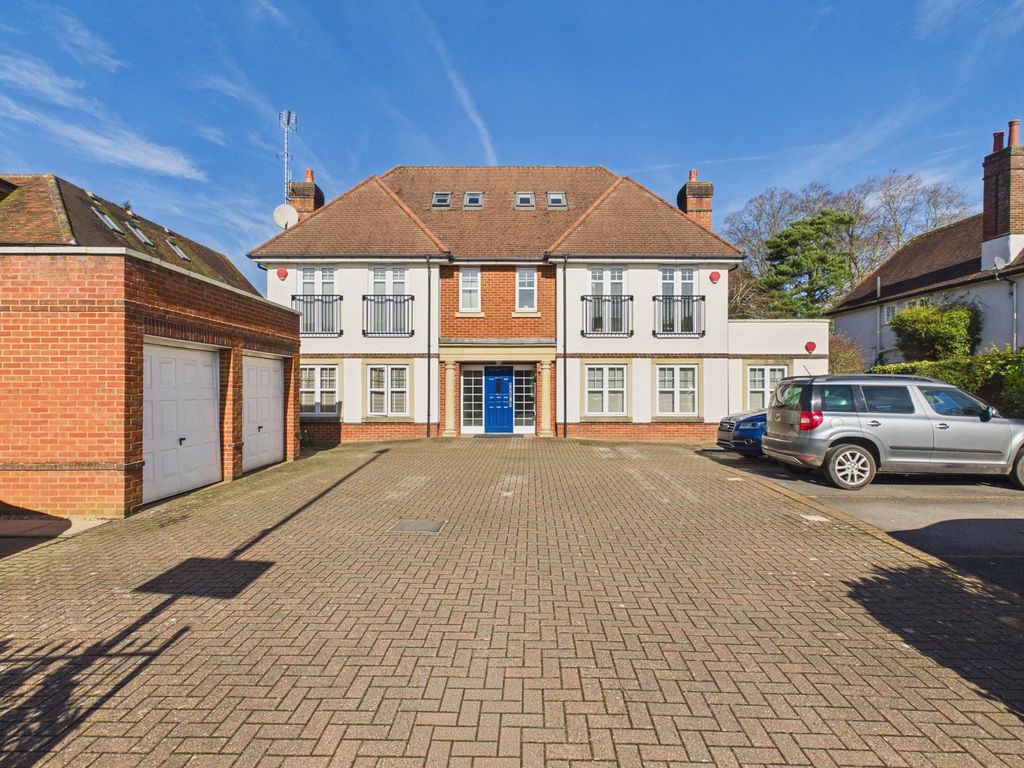 2 bed flat for saleLedborough Lane, Beaconsfield HP9