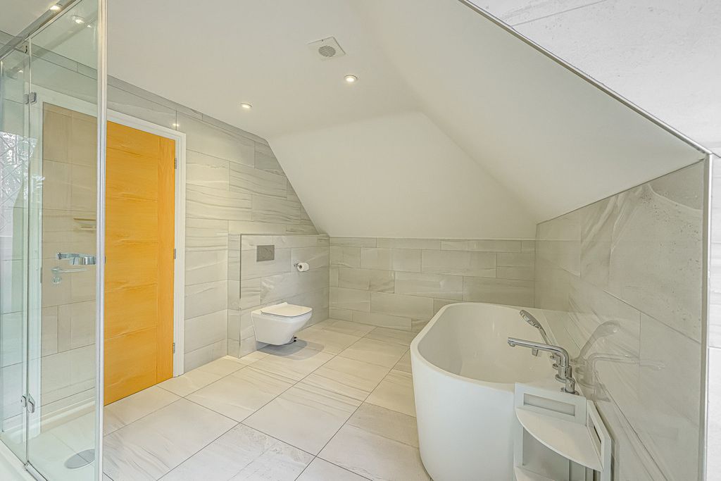 Additional image 33 of 5 bed detached house for saleSwale Road, Benfleet SS7