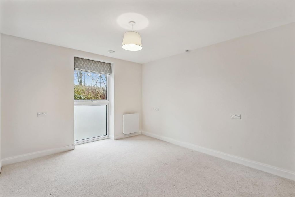 Additional image 5 of 2 bed flat for saleWayfarer Place, The Dean, Alresford SO24