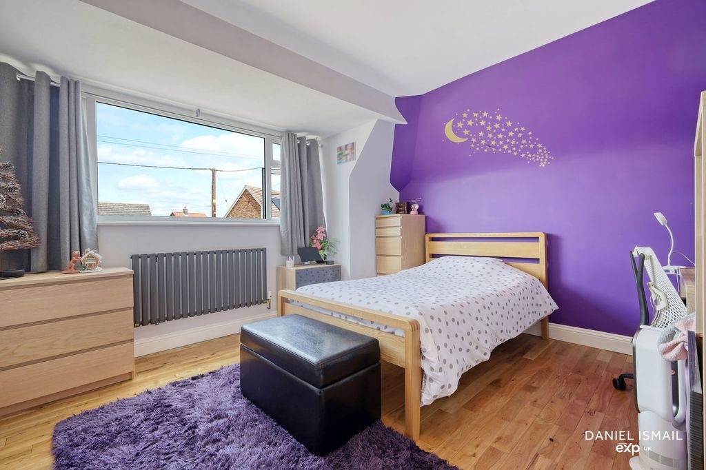 Additional image 19 of 5 bed detached house for saleGreat Berry Lane, Langdon Hills, Basildon SS16