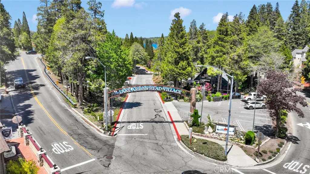 26697 Lake Forest Dr, Twin Peaks, CA 92391