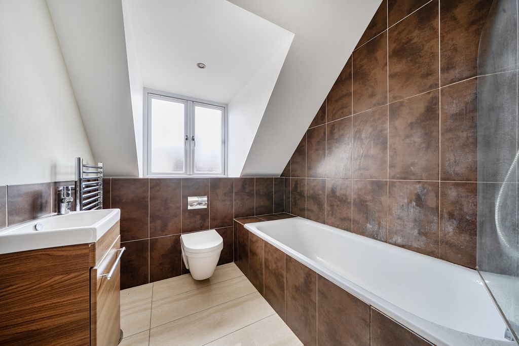 Additional image 7 of 2 bed flat for saleScotts Lane, Bromley BR2