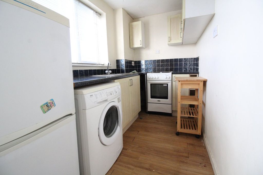 Additional image 3 of 1 bed flat for saleStafford Close, Bulkington, Bedworth, Warwickshire CV12