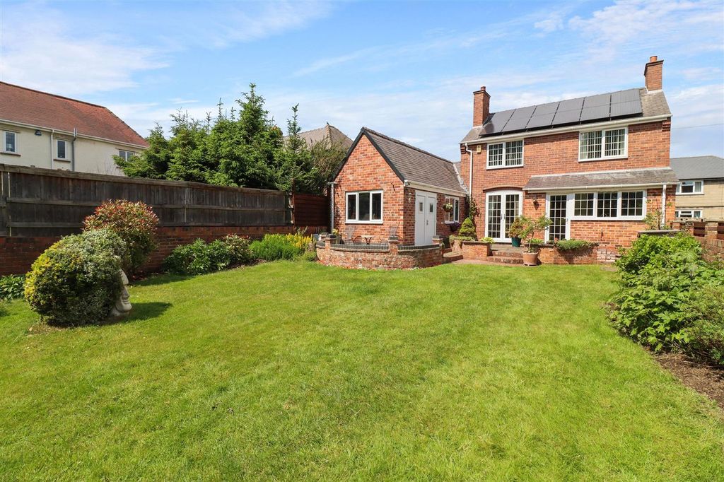 Additional image 18 of 3 bed detached house for saleTapton View Road, Chesterfield S41
