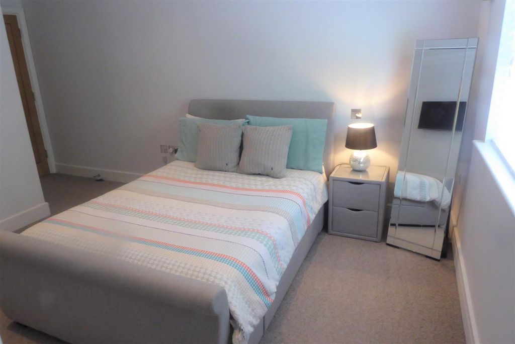 Additional image 10 of 2 bed flat for saleTudor Court, London Road, Windlesham GU20