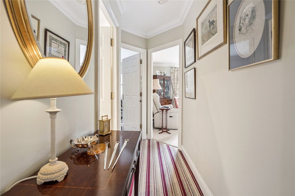 Additional image 11 of 2 bed flat for saleChesham Road, Berkhamsted, Hertfordshire HP4