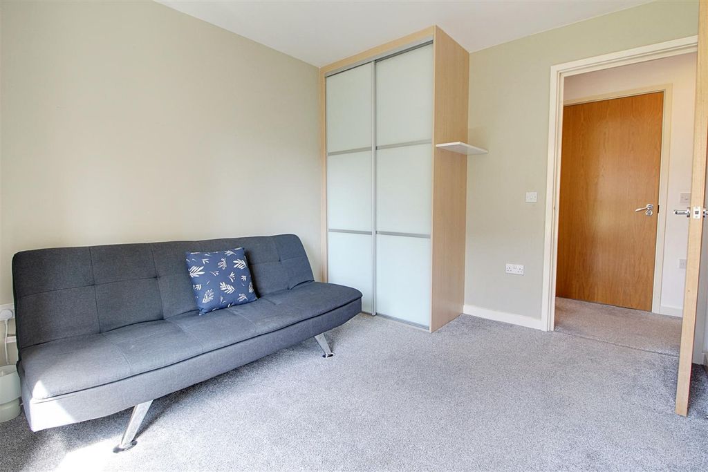 Additional image 9 of 2 bed flat for saleBirtchnell Close, Berkhamsted HP4