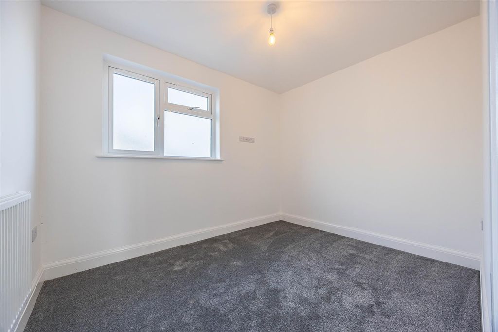 Additional image 16 of 2 bed flat for saleLondon Road, Hadleigh, Benfleet SS7