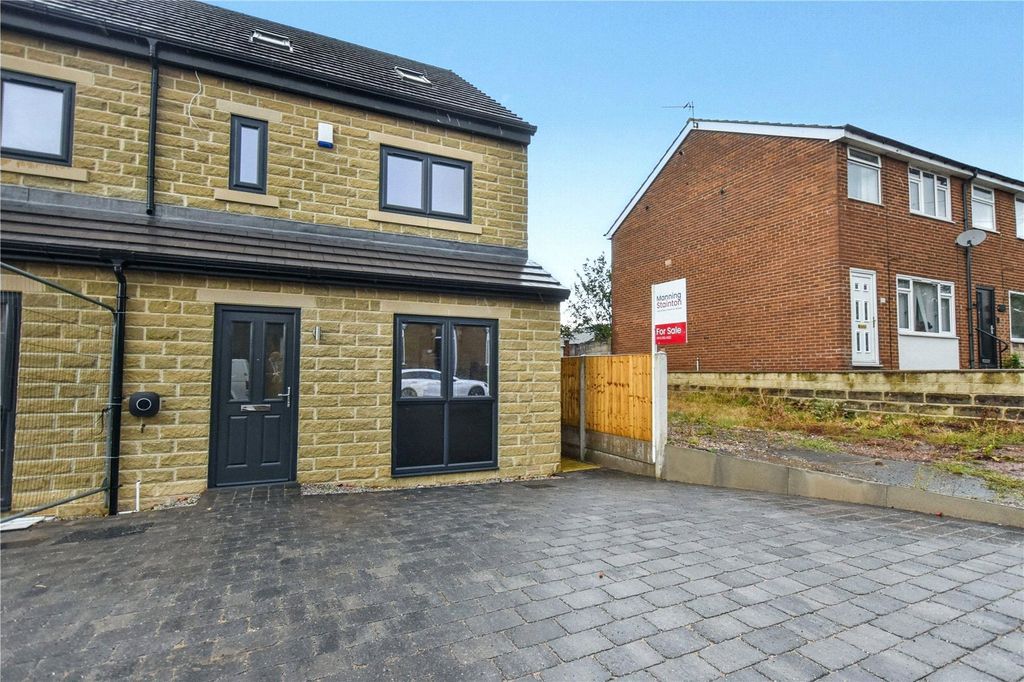 3 bed detached house for salePlot 1, Belle Vue Street, Batley, West Yorkshire WF17