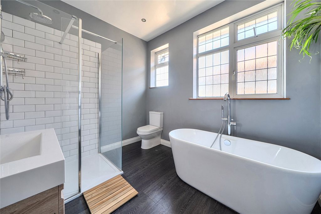 Additional image 9 of 3 bed flat for saleFoxgrove Road, Beckenham BR3