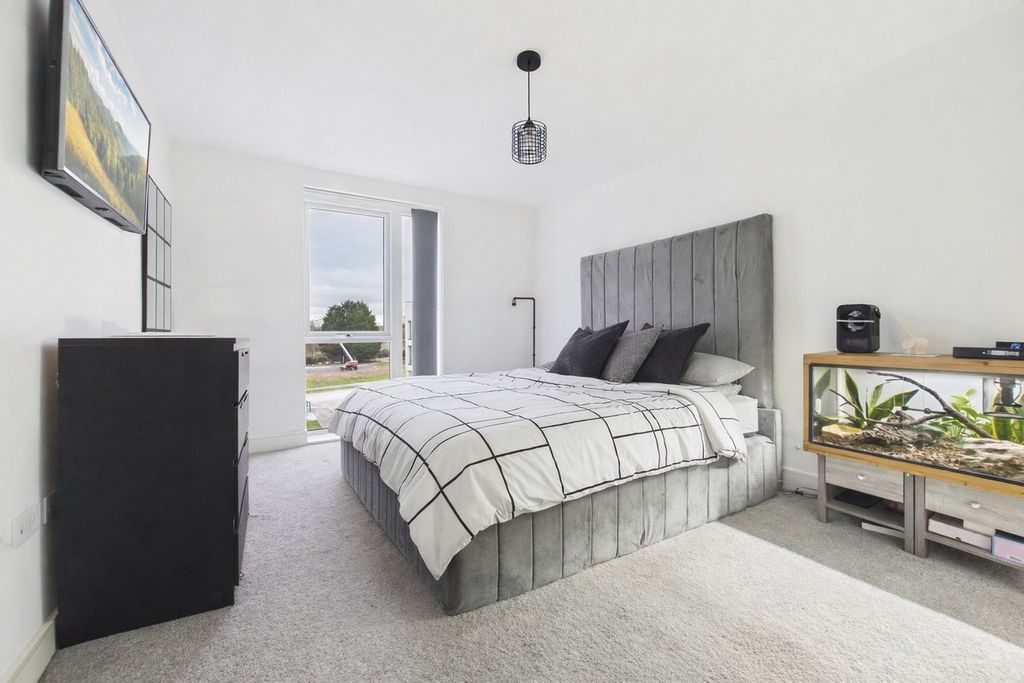 2 bed flat for saleBishop Path, Locking, Weston-Super-Mare BS24 photo 5