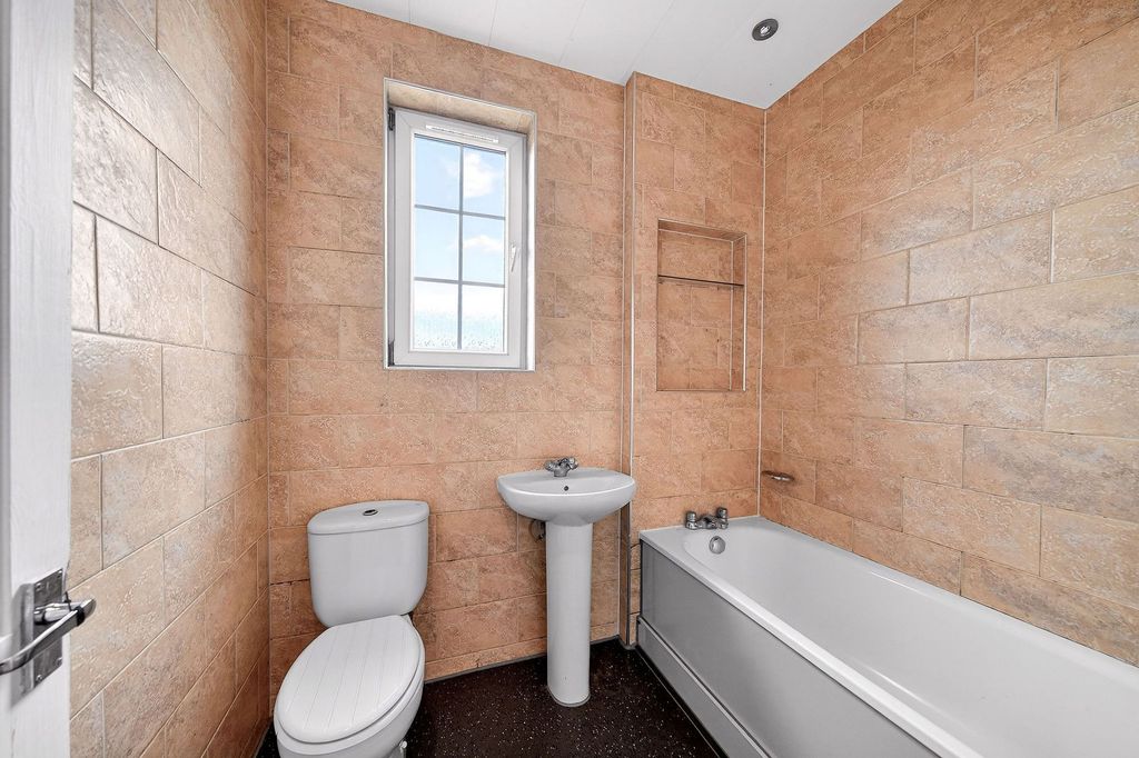 Additional image 4 of 2 bed flat for saleParkhead Loan, Edinburgh EH11