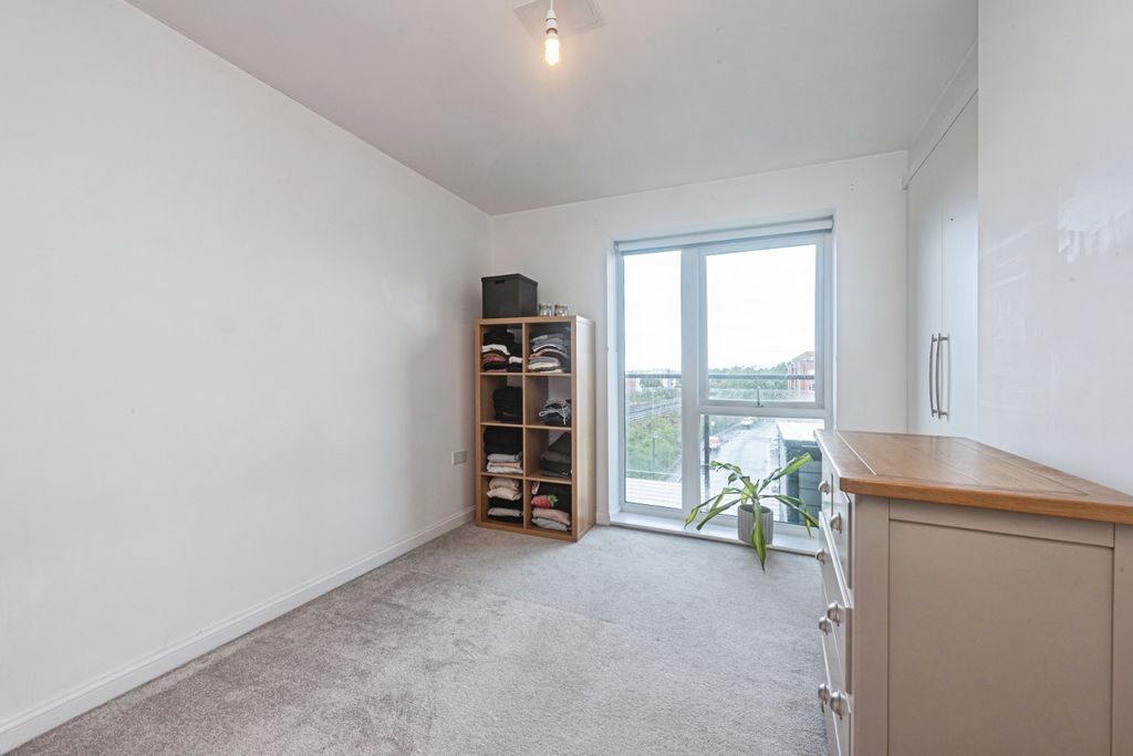 Additional image 16 of 2 bed flat for sale1 Strong Drive, Basingstoke RG21