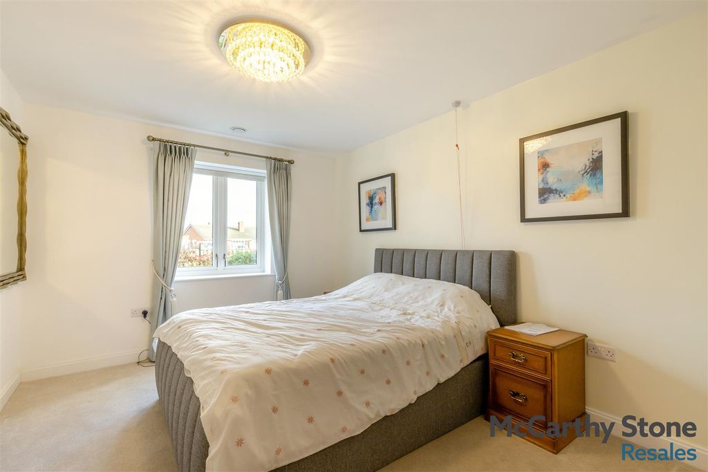 Additional image 8 of 2 bed flat for saleOakhill Place, High View, Bedford, Bedfordshire MK41