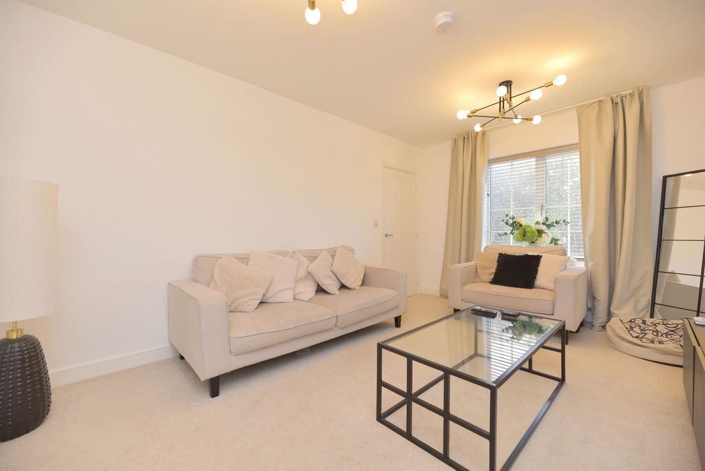 Additional image 6 of 5 bed detached house for saleBellflower Gardens, Biggleswade SG18