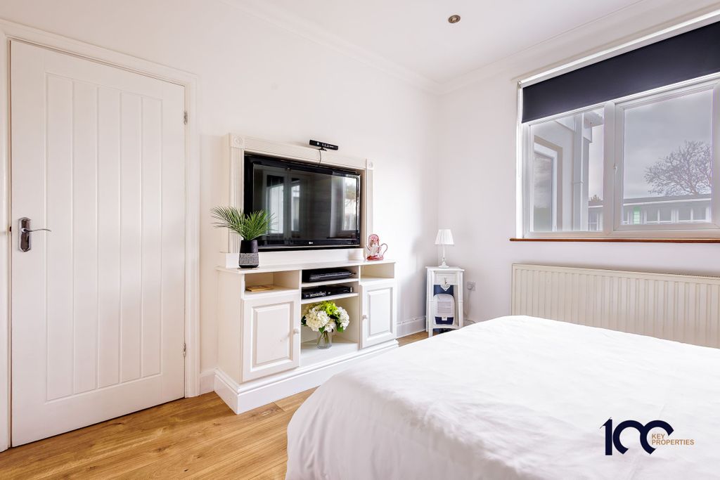 Additional image 16 of 2 bed semi-detached house for saleCrystal Avenue, Hornchurch RM12