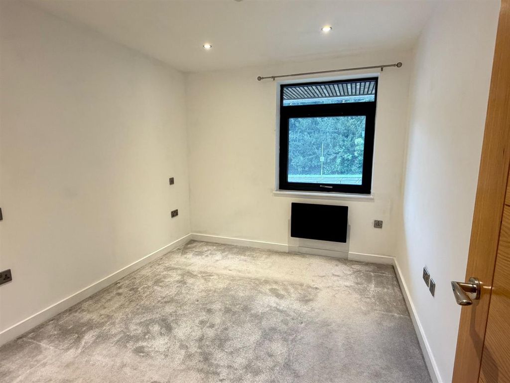 Additional image 3 of 1 bed flat for saleDeepdene House, Dorking RH5
