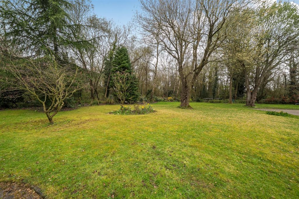 Additional image 26 of 4 bed detached house for saleBarker Close, Arborfield, Berkshire RG2