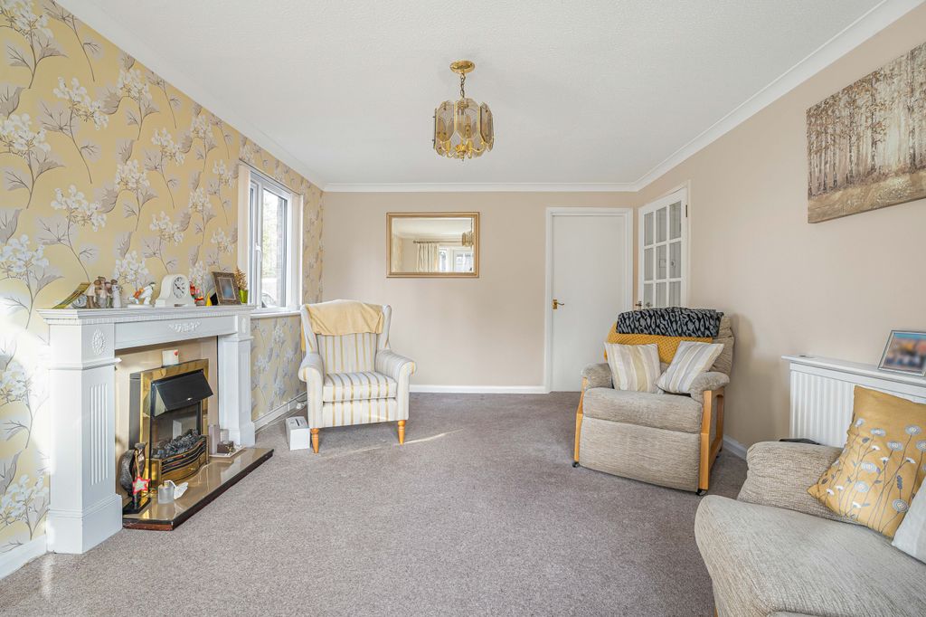 Additional image 3 of 2 bed flat for saleBroadwater, Berkhamsted HP4