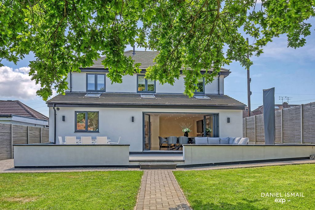 Additional image 33 of 5 bed detached house for saleGreat Berry Lane, Langdon Hills, Basildon SS16