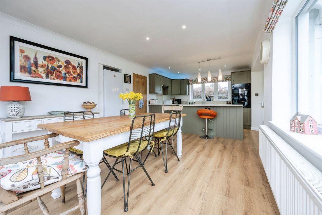 Additional image 7 of 4 bed detached house for saleBrook End, Weston Turville, Aylesbury HP22
